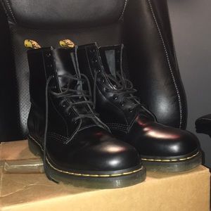 Men’s doc martens 1460 8 eye boots black leather